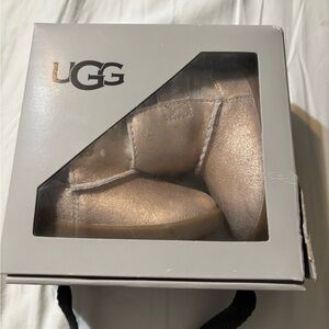 UGG Infant Booties in Shiny pink